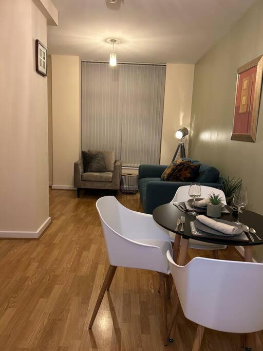 Central Birmingham City Apartment -Smart Tv - Free Parking Onsite Exterior photo